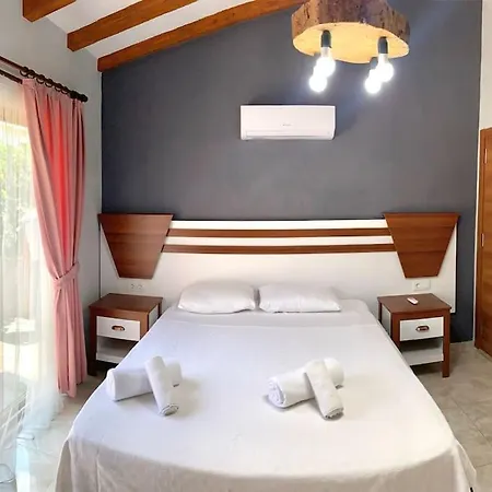Likya Safir 2+1 Villa, Oezel Havuzlu, 别墅 费特希耶