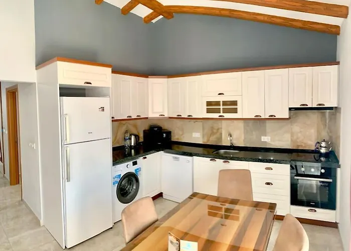 Likya Safir 2+1 Villa, Oezel Havuzlu, Vilă *